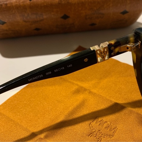 ♥️SOLD♥️MCM Glasses - Picture 12 of 15